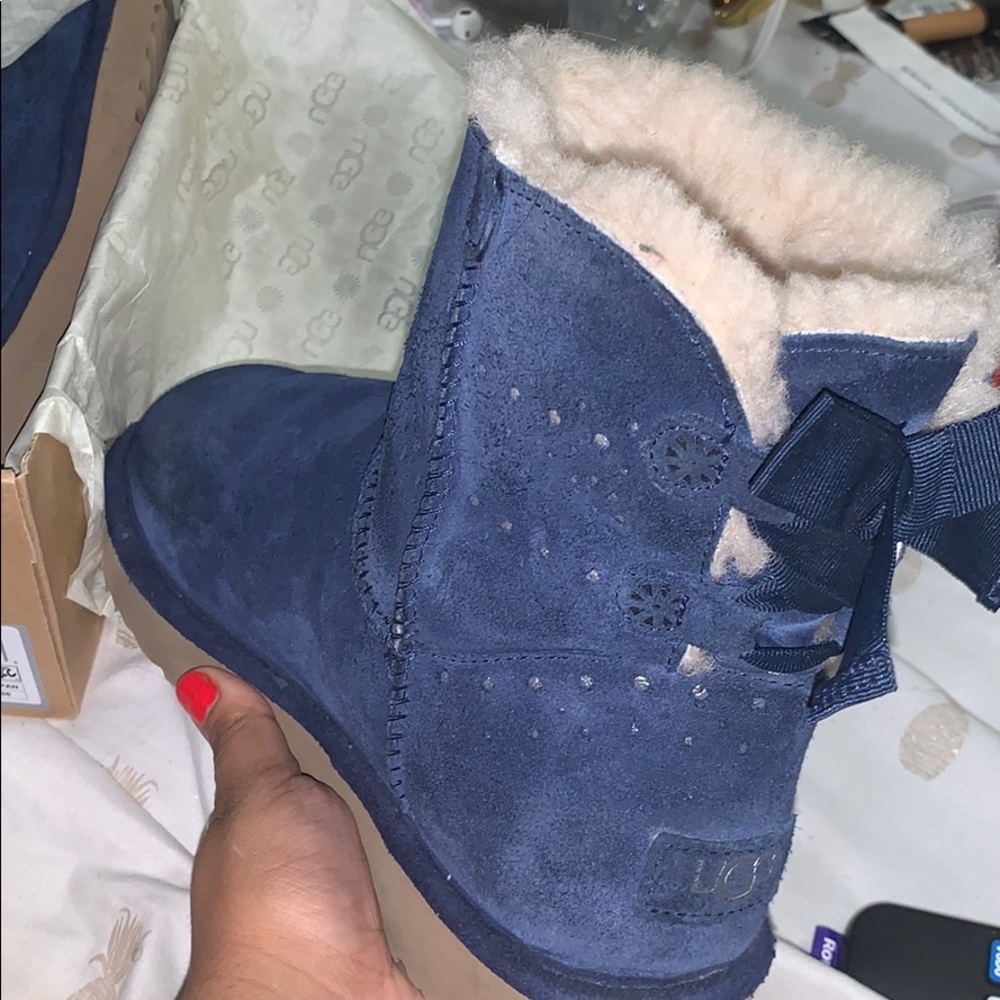Uggs - Picture 3 of 4